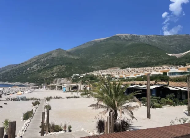 Himare, shitet apartament 1+1+Aneks+Ballkon , 350.000 € (himare)