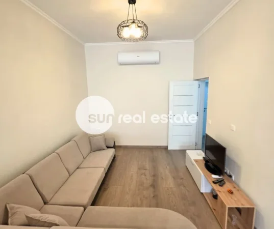Shkoder, jepet me qera apartament 2+1+Ballkon Kati 2, 78 m² (PERBALLE KOLPINGUT)