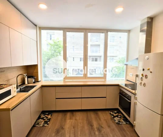 Shkoder, jepet me qera apartament 2+1+Ballkon Kati 2, 78 m² (PERBALLE KOLPINGUT)