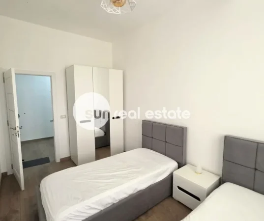 Shkoder, jepet me qera apartament 2+1+Ballkon Kati 2, 78 m² (PERBALLE KOLPINGUT)