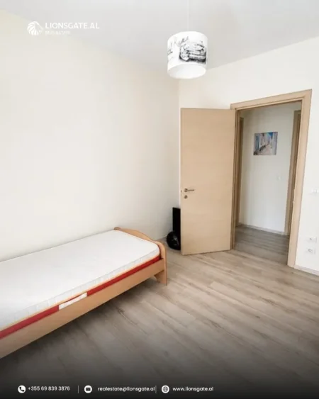 Tirane, jap me qera 2+1+Aneks+Ballkon , 100 m² 700 € (Kopshti Zologjik)