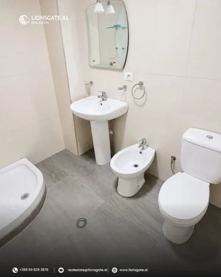 Tirane, jap me qera 2+1+Aneks+Ballkon , 100 m² 700 € (Kopshti Zologjik)