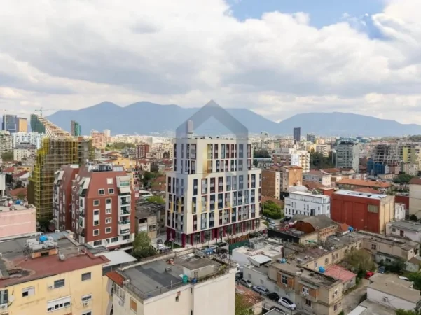 Tirane, shitet ambjent biznesi Kati 0, 145 m² 726.000 € (Ambient Biznesi per shitje tek Komuna e Parisit)