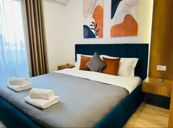 Tirane, jepet me qera garsonier 1+1 Kati 5, 40 m² 500 € (Perballe ATSH)