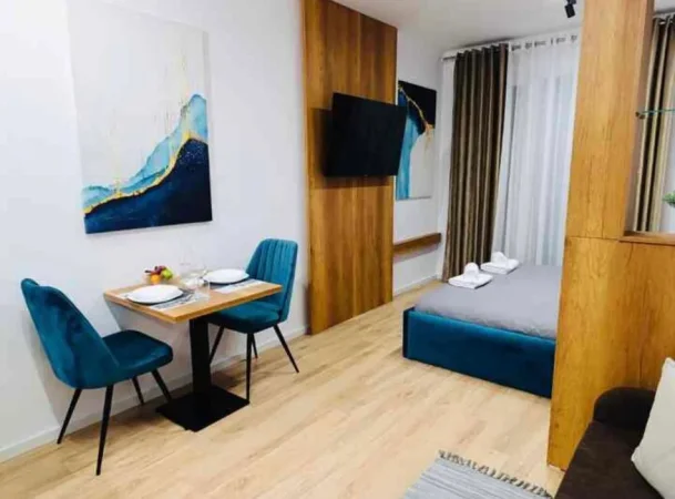 Tirane, jepet me qera garsonier 1+1 Kati 5, 40 m² 500 € (Perballe ATSH)