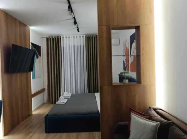 Tirane, jepet me qera garsonier 1+1 Kati 5, 40 m² 500 € (Perballe ATSH)