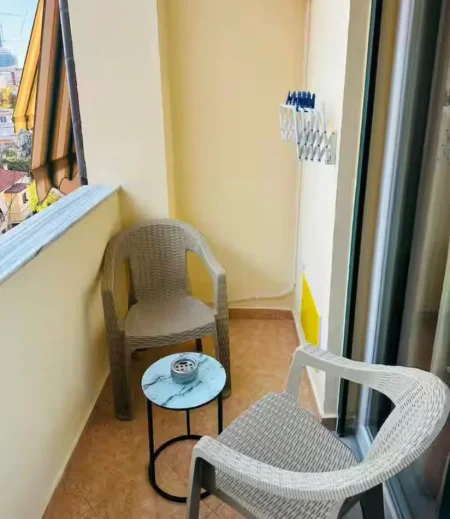 Tirane, jepet me qera garsonier 1+1 Kati 5, 40 m² 500 € (Perballe ATSH)