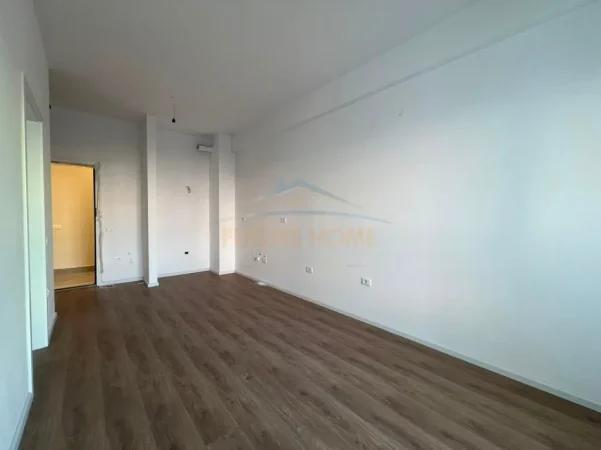 Tirane, shitet apartament 1+1 Kati 2, 72.450 m² 72.450 € (Kompleksi Kadiu)