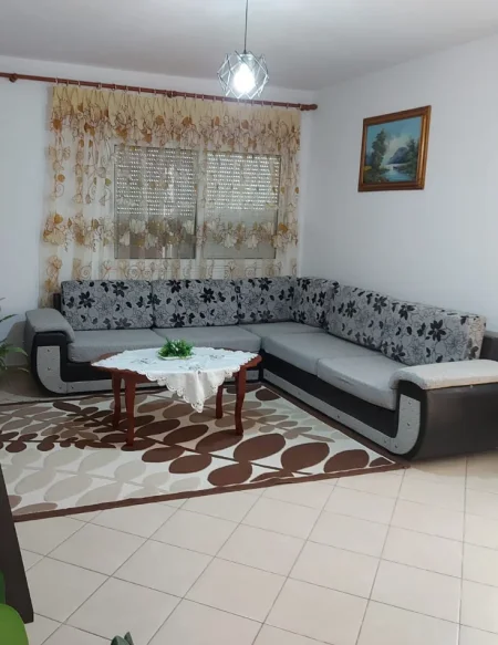 Tirane, jepet me qera Banesë 2+1 Kati 1, Çmimi 50.000 Lekë të Reja, Pranë Bulevardit të Ri, Tiranë.