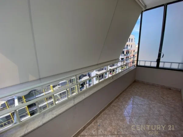Tirane, jepet me qera apartament 2+1+Ballkon Kati 6, 105 m² 1.100 € 