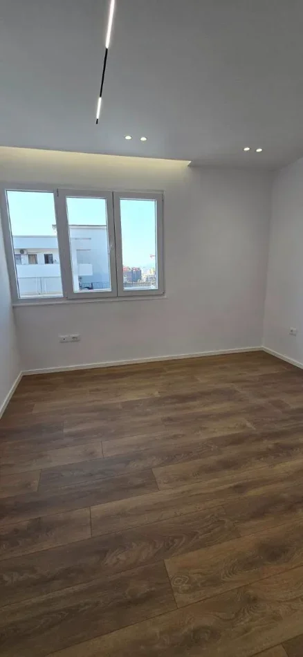 Tirane, shitet apartament 1+1 Kati 11, 65 m² 165.000 € (prane square 21)