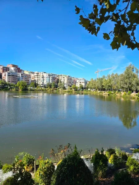 Tirane, shitet apartament 2+1 , 121 m² 249.000 € 