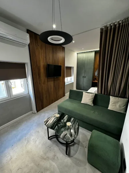 Tirane, jepet me qera garsonier 1+1 Kati 6, 90 m² 1.100 € (SHALLVARET)