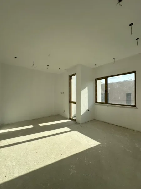 Tirane, shitet apartament Vile 3 Katshe , 334 m² (Pranë TEG)