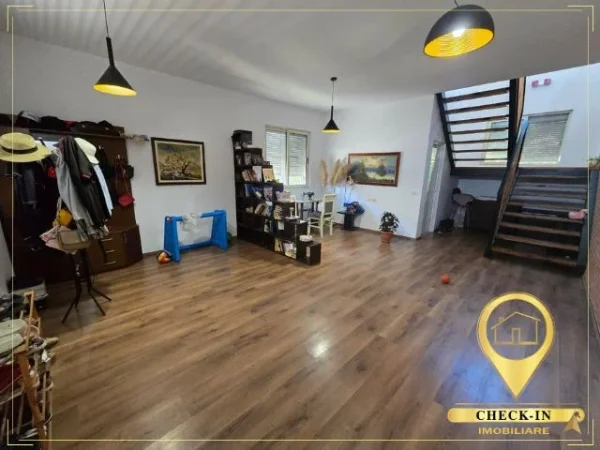 Tirane, shitet Vile Vile 3 Katshe Kati 0, 361 m² 350.000 € (Rruga Lagjia e Re)