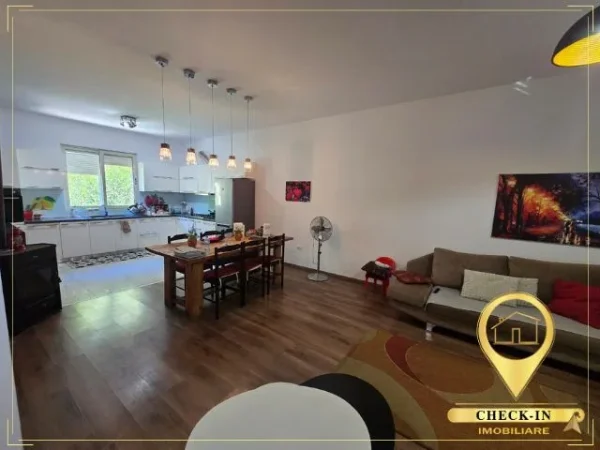 Tirane, shitet Vile Vile 3 Katshe Kati 0, 361 m² 350.000 € (Rruga Lagjia e Re)