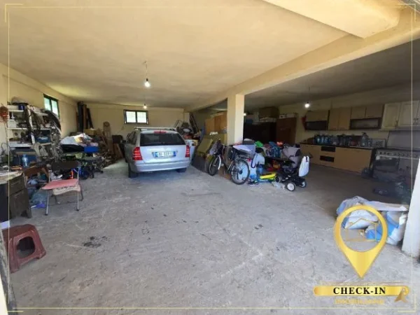 Tirane, shitet Vile Vile 3 Katshe Kati 0, 361 m² 350.000 € (Rruga Lagjia e Re)