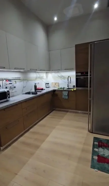 Tirane, shitet apartament 3+1 Kati 2, 150 m² (LIQENI I THATE)