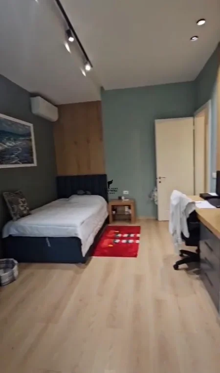 Tirane, shitet apartament 3+1 Kati 2, 150 m² (LIQENI I THATE)