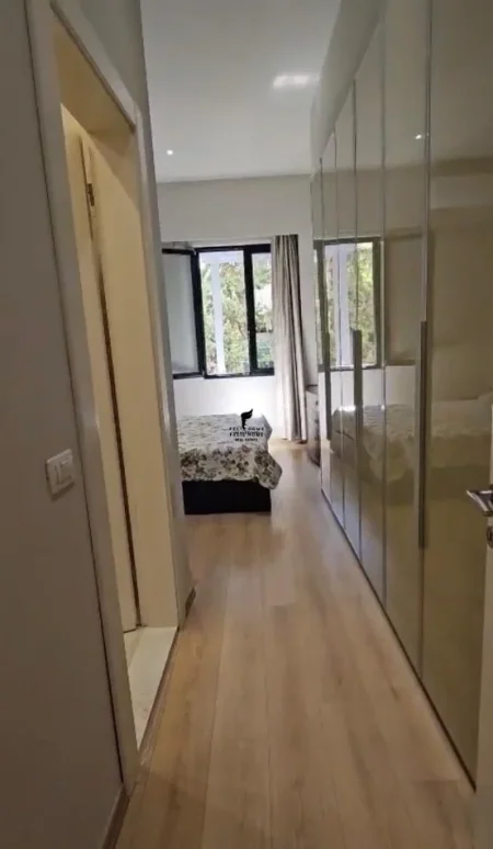 Tirane, shitet apartament 3+1 Kati 2, 150 m² (LIQENI I THATE)