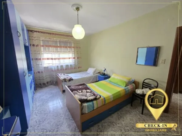 Tirane, jepet me qera apartament 2+1+Aneks Kati 3, 75 m² 620 € (Rruga Xhanfize Keko)