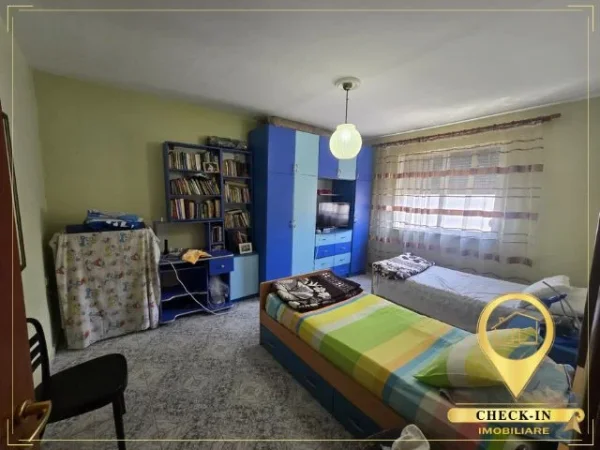 Tirane, jepet me qera apartament 2+1+Aneks Kati 3, 75 m² 620 € (Rruga Xhanfize Keko)