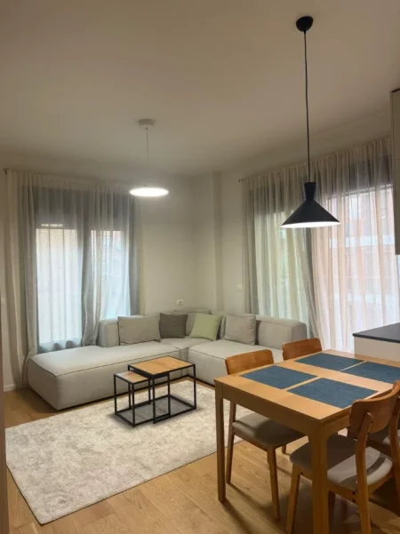 Tirane, jepet me qera apartament 2+1 Kati 3, 95 m² 1.300 € (RRUGA E KOSOVAREVE)
