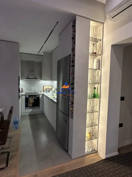 Tirane, shitet Vile Vile 2 Katshe Kati 2, 350 m² 697.424 € 