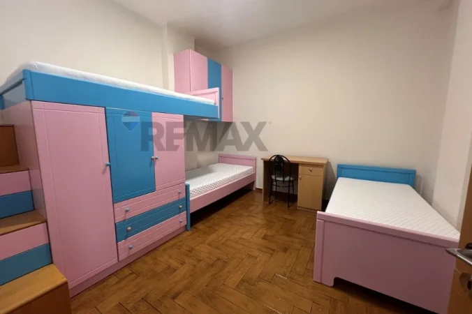 Vlore, jepet me qera apartament 2+1+Ballkon Kati 2, 110 m² 500 € (Rruga Fejzo Mema, Vlore)