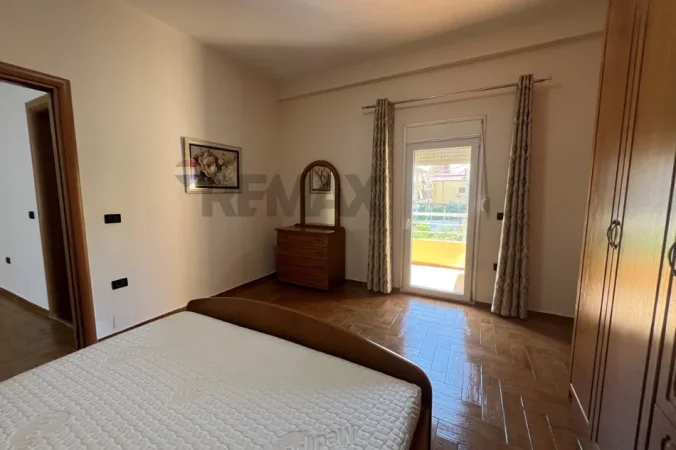 Vlore, jepet me qera apartament 2+1+Ballkon Kati 2, 110 m² 500 € (Rruga Fejzo Mema, Vlore)