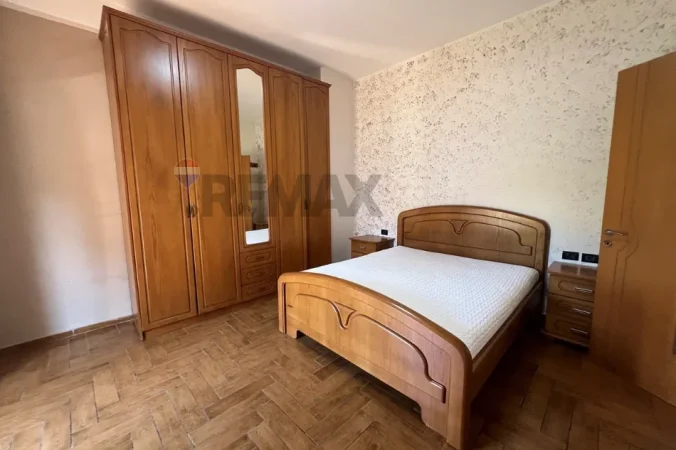 Vlore, jepet me qera apartament 2+1+Ballkon Kati 2, 110 m² 500 € (Rruga Fejzo Mema, Vlore)