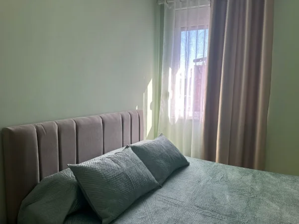 Tirane, jepet me qera 1+1 Kati 2, 700 € (TOPTANI CENTER)