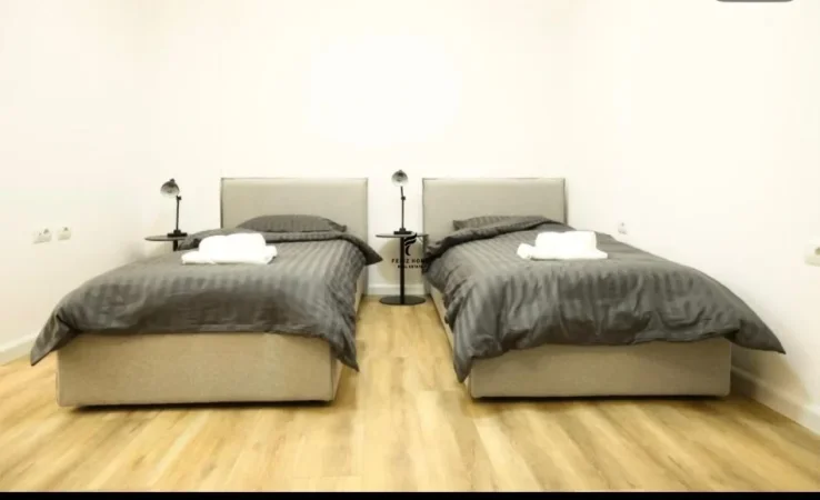 Tirane, jepet me qera apartament 2+1 Kati 3, 105 m² 900 € (MINE PEZA)