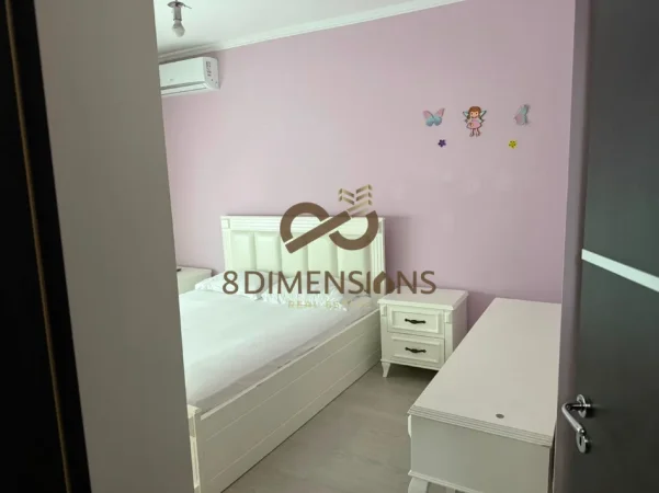 Jepet me qera Apartament 2+1 Komuna e parisit, prane German Computers D8242A-221