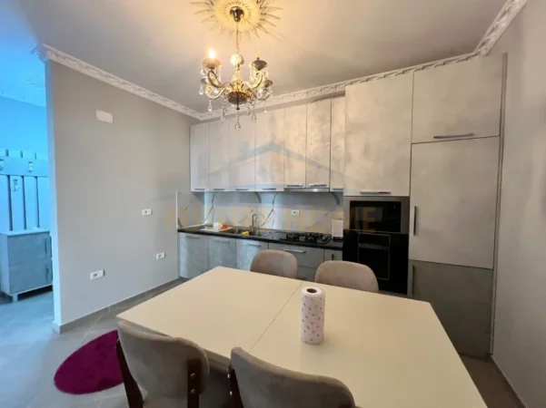 jap me qera apartament 1+1+Ballkon Kati 1, 66 m² 600 € (UNAZA E RE)