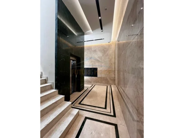 jepet me qera apartament 2+1+Ballkon Kati 6, 97 m² 800 € (PORCELAN)