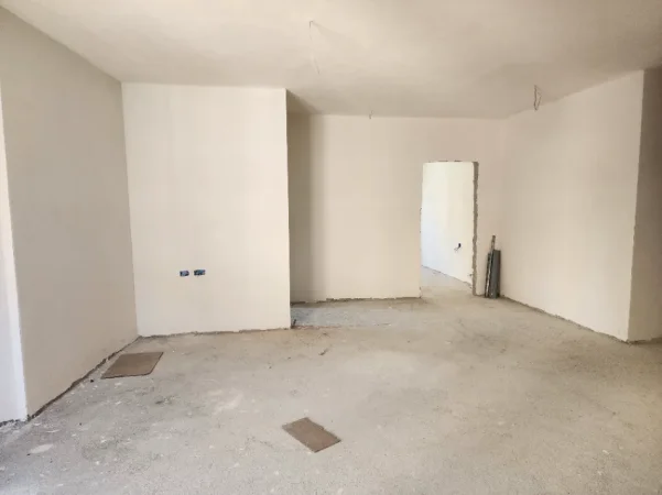 Tirane, shitet apartament 2+1+Ballkon Kati 1, 100 m² 