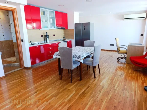 Tirane, jepet me qera apartament duplex 3+1+Ballkon Kati 8, 152 m² 1.300 € (Rruga e Elbasanit)