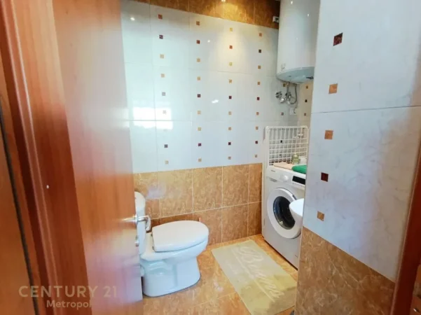 Tirane, jepet me qera apartament duplex 3+1+Ballkon Kati 8, 152 m² 1.300 € (Rruga e Elbasanit)