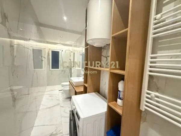Tirane, jepet me qera apartament 2+1 Kati 6, 102 m² 1.200 €