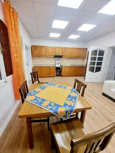 Tirane, jepet me qera Vile Vile 3 Katshe , 294 m² 1.200 € 