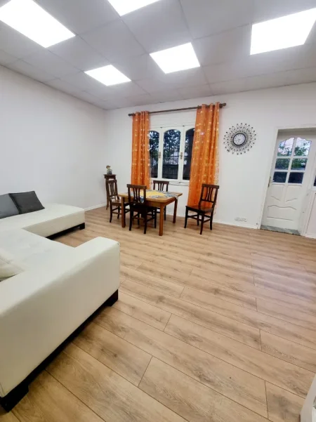 Tirane, jepet me qera Vile Vile 3 Katshe , 294 m² 1.200 € 