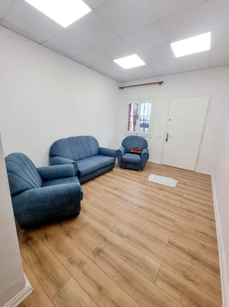 Tirane, jepet me qera Vile Vile 3 Katshe , 294 m² 1.200 € 