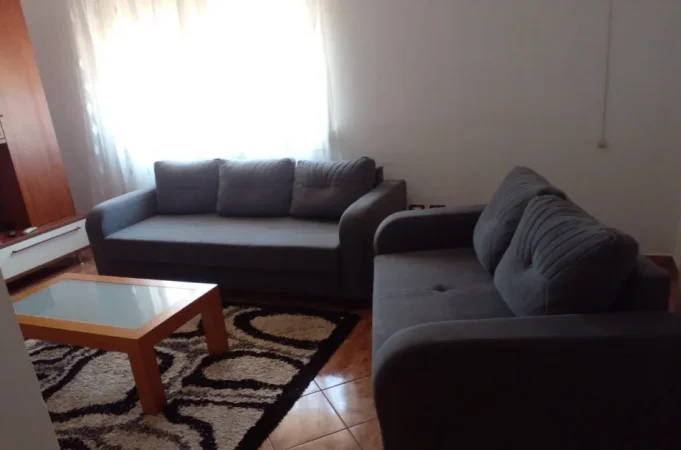 Tirane, jepet me qera apartament 1+1 Kati 6, 55 m² 400 € (QSUT)