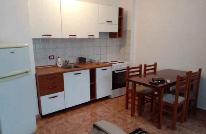 Tirane, jepet me qera apartament 1+1 Kati 6, 55 m² 400 € (QSUT)