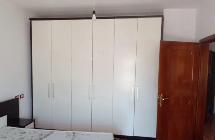 Tirane, jepet me qera apartament 1+1 Kati 6, 55 m² 400 € (QSUT)