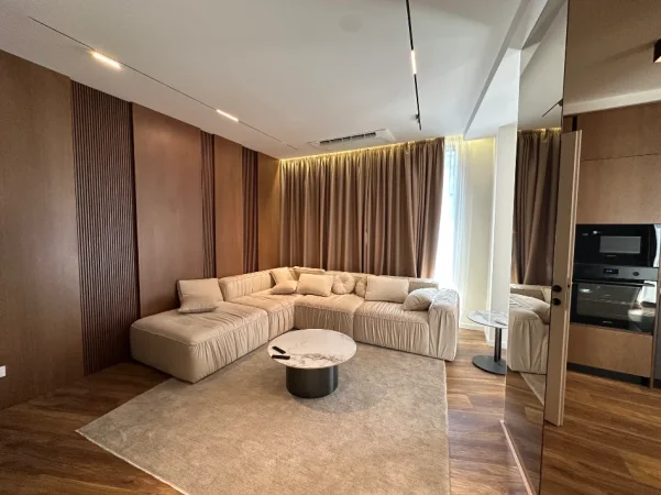 Tirane, jepet me qera apartament 3+1+Ballkon Kati 7, 160 m² 3.200 € 