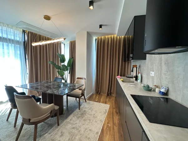 Tirane, jepet me qera apartament 3+1+Ballkon Kati 7, 160 m² 3.200 € 