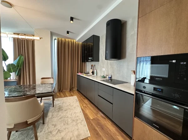 Tirane, jepet me qera apartament 3+1+Ballkon Kati 7, 160 m² 3.200 € 