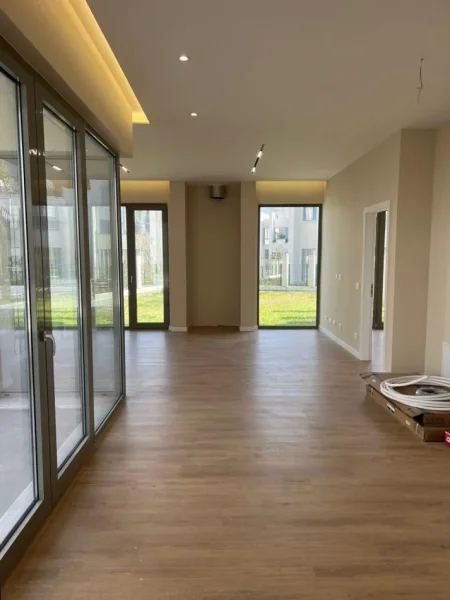 Tirane, jepet me qera apartament 2+1 Kati 1, 440 m² 2200 € (Green Valley)